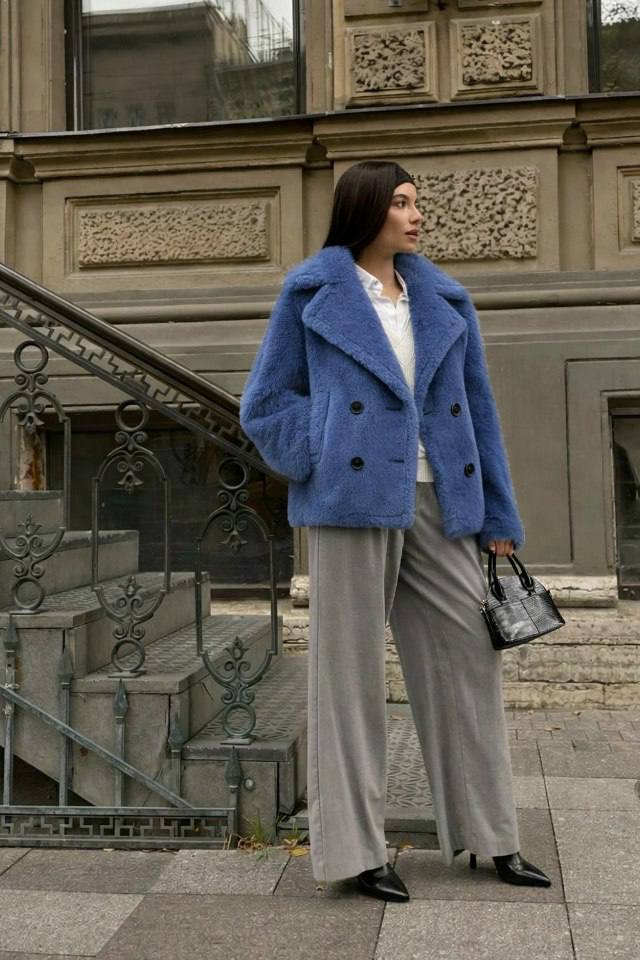 Шубка-пиджак синяя Vira