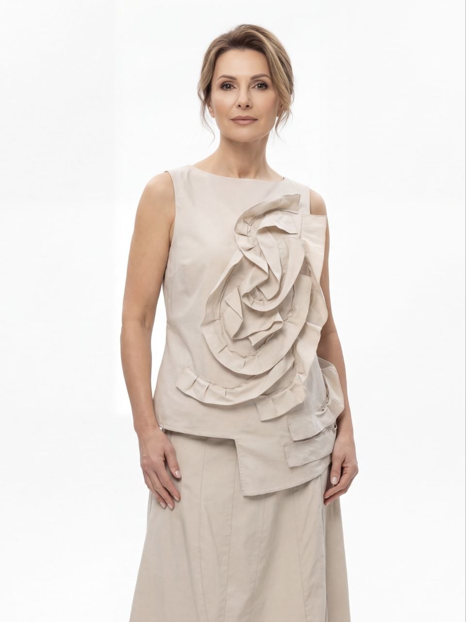 Идеально подходит как для повседневного гардероба , так и для особых случаев