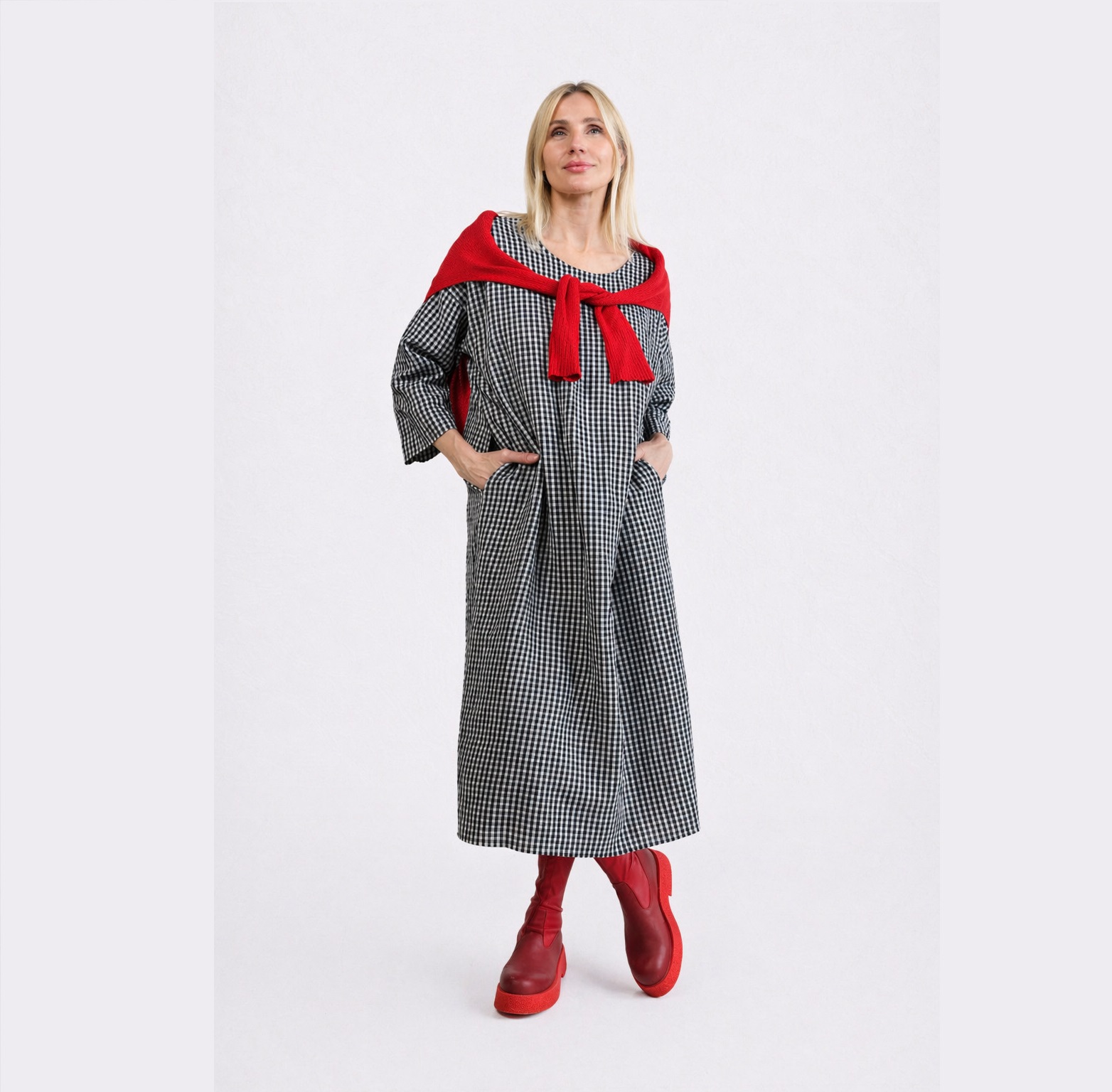 Платье Aequamente черно-белое в клетку